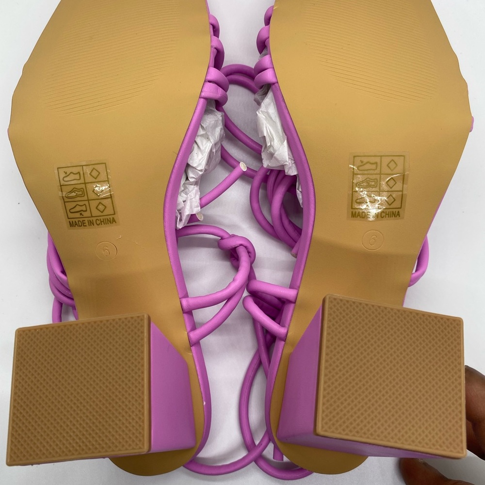 NWT Pretty Little Thing Pink Square Toe Strappy Block Heel Sandal Size 6UK 8US - Picture 4 of 4